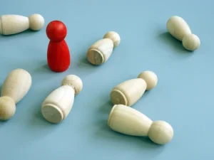 Qué es la ventaja competitiva según Porter y cómo aplicarla en negocios reales